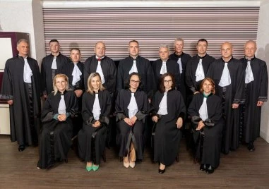 Адвокатската колегия в защита на Явор Нотев след обвиненията на бащата на Сияна в корупция