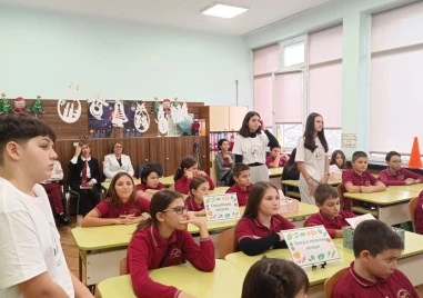 Областният управител на Пловдив участва в урок по здравословно хранене в пловдивското училище