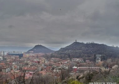 Опасно време за Пловдив и областта, в сила е оранжев код