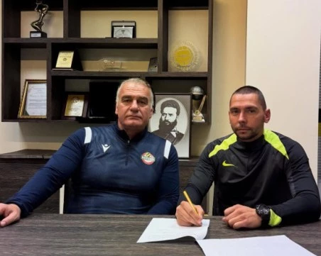 Ботев подписа договор с частна школа