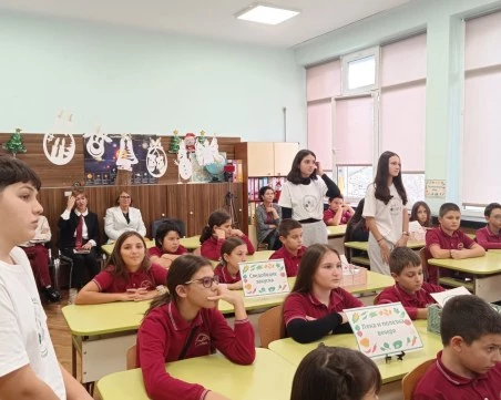 Областният управител на Пловдив участва в урок по здравословно хранене в пловдивското училище