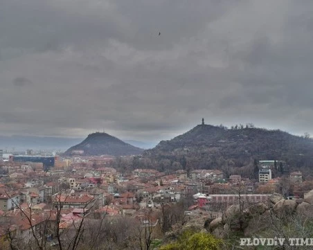 Опасно време за Пловдив и областта, в сила е оранжев код