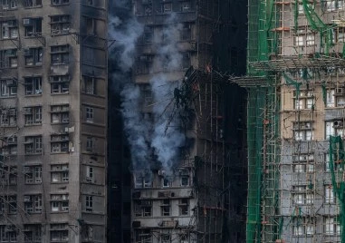 Броят на жертвите в Хонконг достигна почти 130, 89 от тях още не са идентифицирани