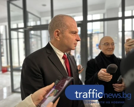 Гроздан Караджов: Две компании в надпреварата за пътнически жп превози, само едната е частна