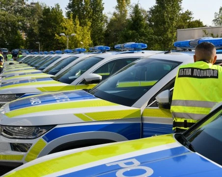 МВР спря поръчката за 575 нови патрулки, купува 405 джипа и 285 мотора