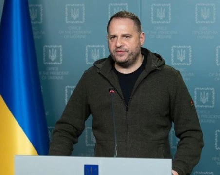 Началникът на кабинета на Зеленски подаде оставка след корупционния скандал