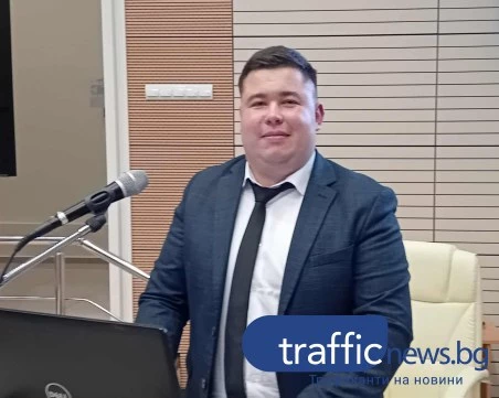 Почит към поколения лекари: Студент събра историята на пловдивската хирургия в уникална книга