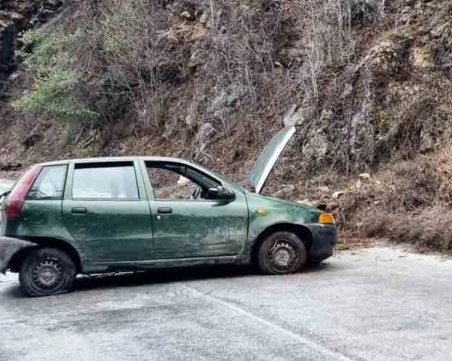 С 4,38 промила алкохол: 27-годишен шофьор катастрофира край Смилян