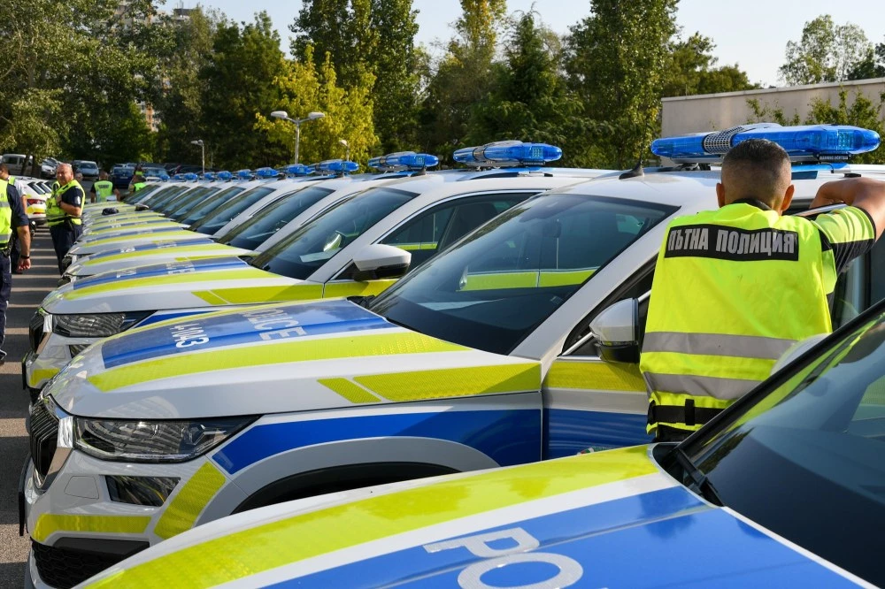 МВР спря поръчката за 575 нови патрулки, купува 405 джипа и 285 мотора