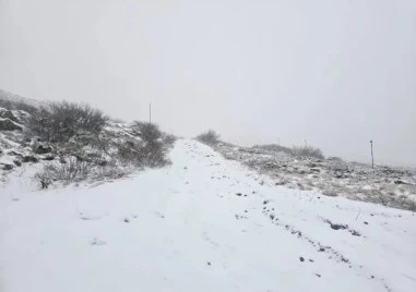 Валежите от дъжд преминават в сняг по планините