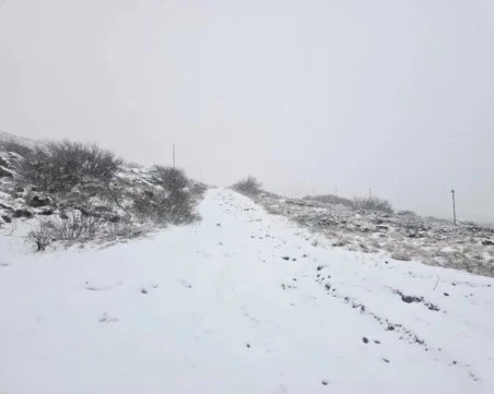 Валежите от дъжд преминават в сняг по планините