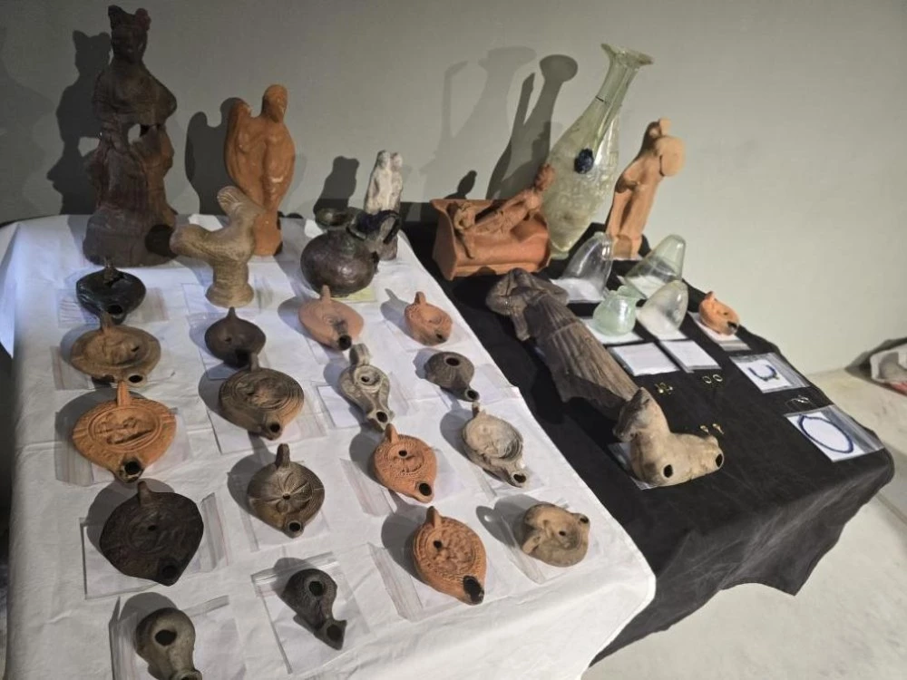 Над 1500 артефакта са открити при разкопките в античния град Хераклея Синтика СНИМКИ