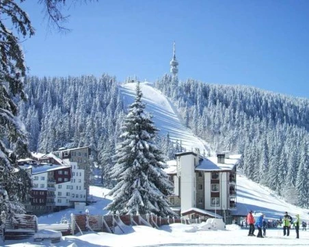 Пампорово побеля, снежната покривка е 10 см