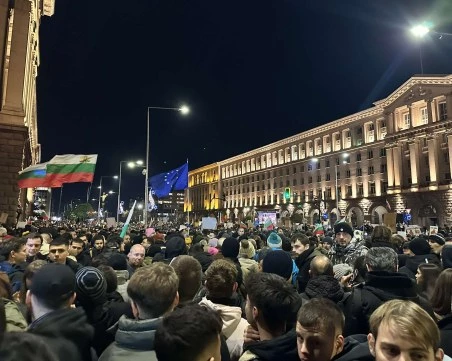 Недоволството в София продължава, полицията се опитва да неутрализира съмнителни хора