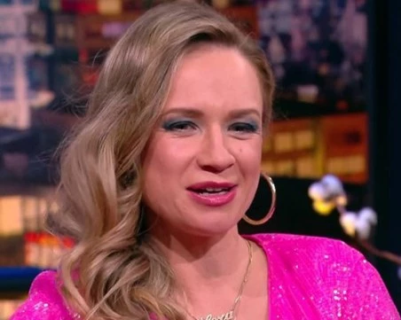 Певицата Лора Караджова стана майка за трети път