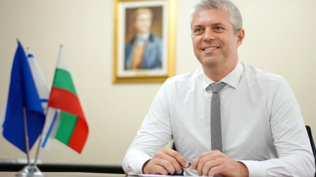 Кметът на Варна се връща на работното си място в общината