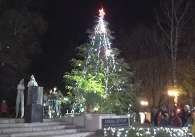 Коледното чудо в Карлово помага на семейство в нужда