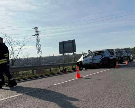 Млада жена загина на място при тежка катастрофа край Шумен