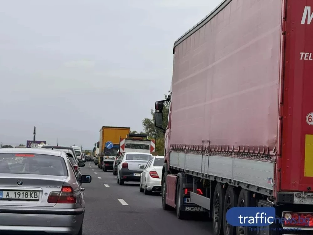 В празничните дни спират движението на камиони на 