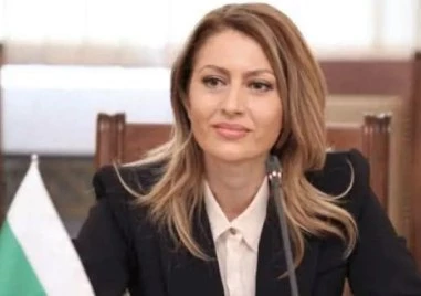 Назарян „размрази искането на Радев за референдум за еврото