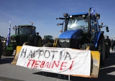 Спряха преминаването на ГКПП Кулата заради блокадите на гръцките фермери