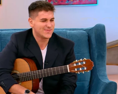 Младият пловдивски китарист Дечо с дебютен сингъл „Блатото