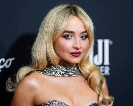 Поп звездата Сабрина Карпентър поиска от Белия дом да спре да използва нейната музика