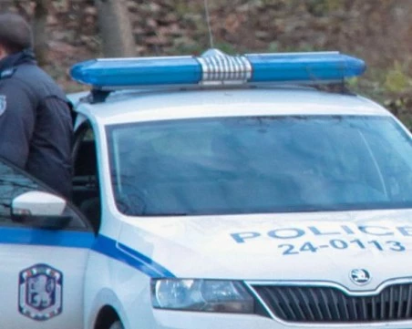 Шофьор прегази лежащ на пътя мъж край Червен бряг