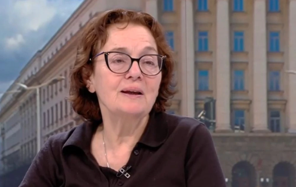 Проф. Румяна Коларова: На Мирчев му се иска да се превърне в герой на народа