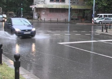 Облачно и с краткотрайни превалявания ще е днес времето в