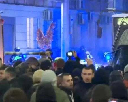 Майка на един от задържаните за размириците: Николай е бил бит, упражнено му е полицейско насилие