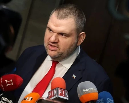 Пеевски към ПП-ДБ: Бяха 9 месеца част от нас и всеки ден идваха в моя кабинет