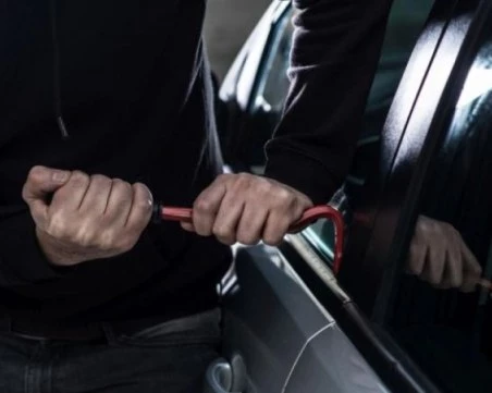 Поредица кражби на коли в Пазарджик, деца на 14 и 15 години са задържани