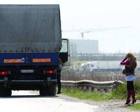 Пловдив не може да се отърве от проблема с платените секс услуги на Скобелева майка, но кой носи отговорност?
