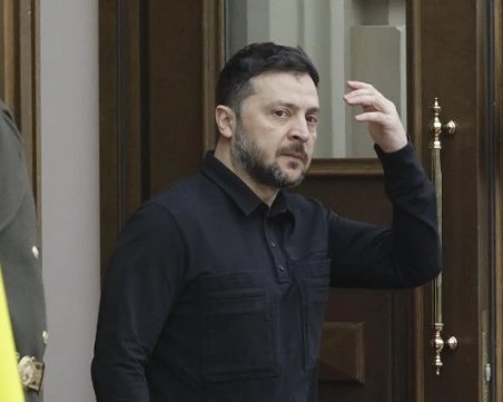 Самолетът на Зеленски е бил атакуван от военни дронове