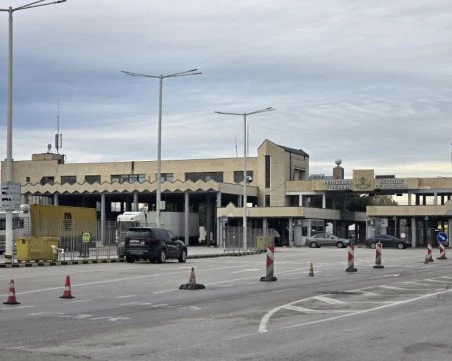 Възстановиха движението на 