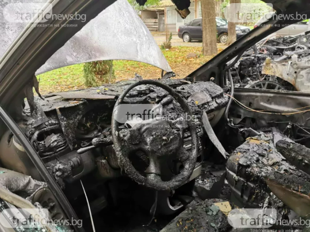 Пламъци погълнаха автомобил в Коматево – полиция и пожарни на крак