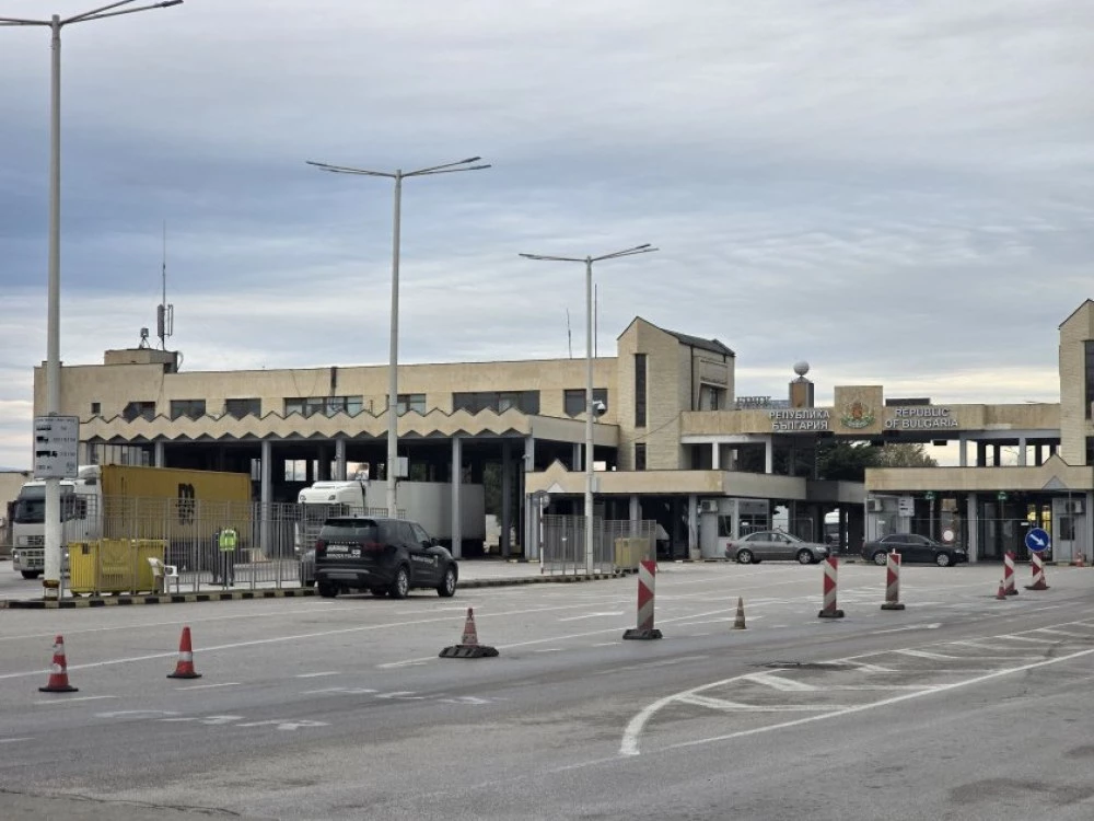 Възстановиха движението на 