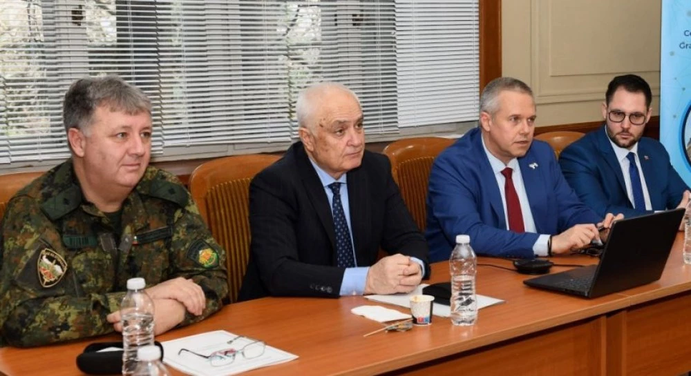 Военният министър: България трябва да инвестира в киберотбрана