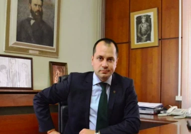 Кметът на Враца завежда дело срещу протестиращи заради тормоз над семейството му