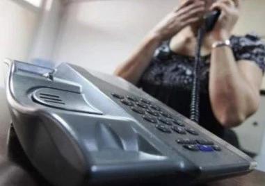 Пенсионерка изхвърли 11 000 евро и 3 000 лева през терасата, помагала на полицията