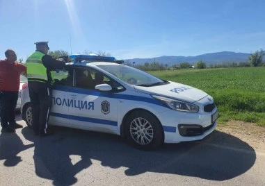 Оперативни служители от сектор Криминална полиция при РУ Пазарджик се