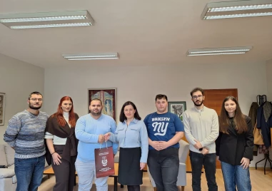 Тони Стойчева с подкрепа на кампанията „Празнувай отговорно! Шофирай разумно!