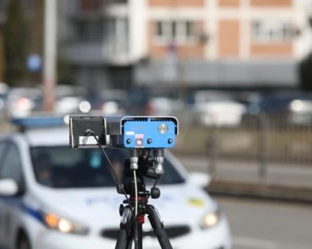 Абсурд след абсурд: Съдът в Пловдив отмени глоба за скорост заради липсващи знаци, неясни карти и несъставен протокол