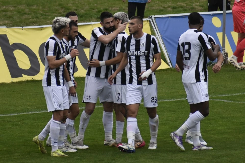 Глоби в Локо заради много картони