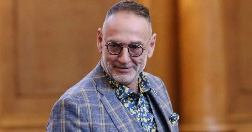 Политически изгодно е веднага да бъде подадена оставка и да