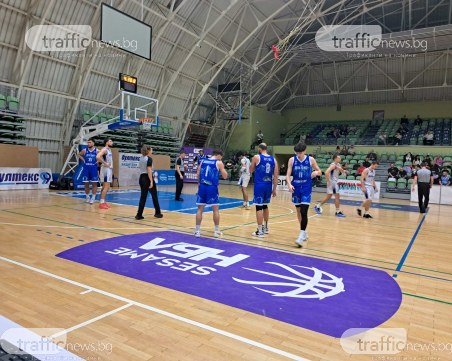 Академик не успя срещу шампиона у дома