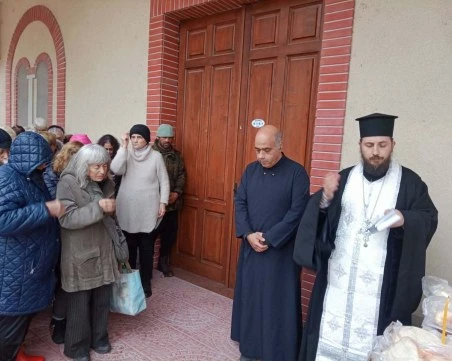 Курбан за Никулден раздадоха в район „Тракия