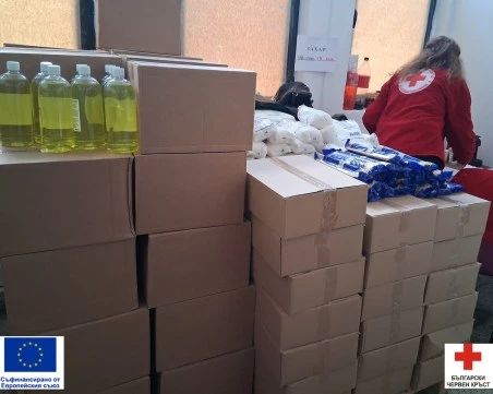 Над 250 човека раздаваха пакетите за нуждаещи се в Пловдивска област