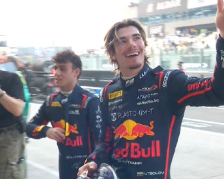 Навръх именния си ден Никола Цолов си осигури първи подиум във Формула 2